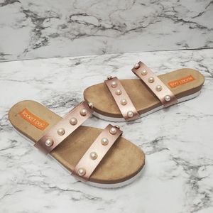 Rocker Dog Lolly Austin Faux Pearl Slides